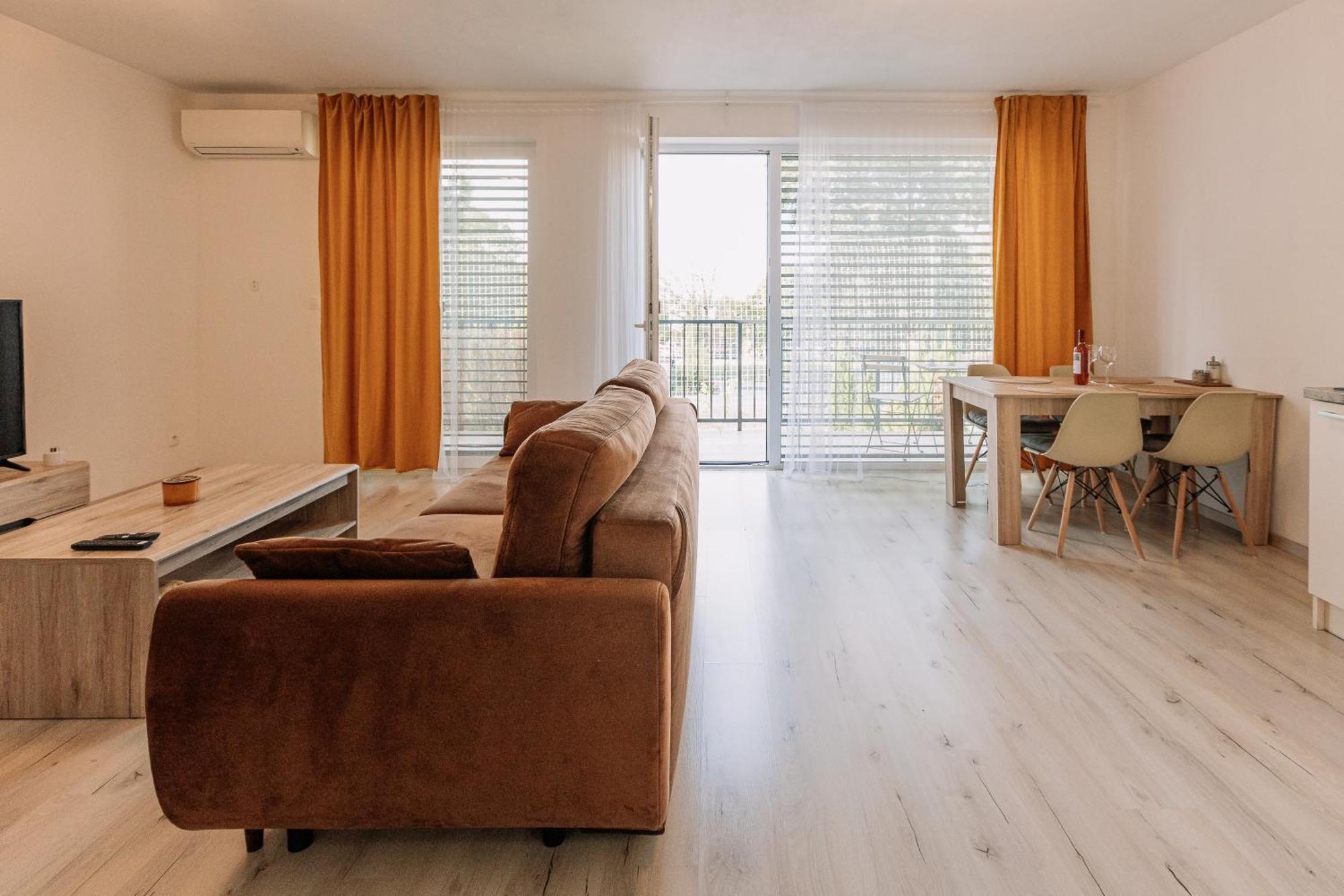 Sunrise Apartments Senec Exterior foto